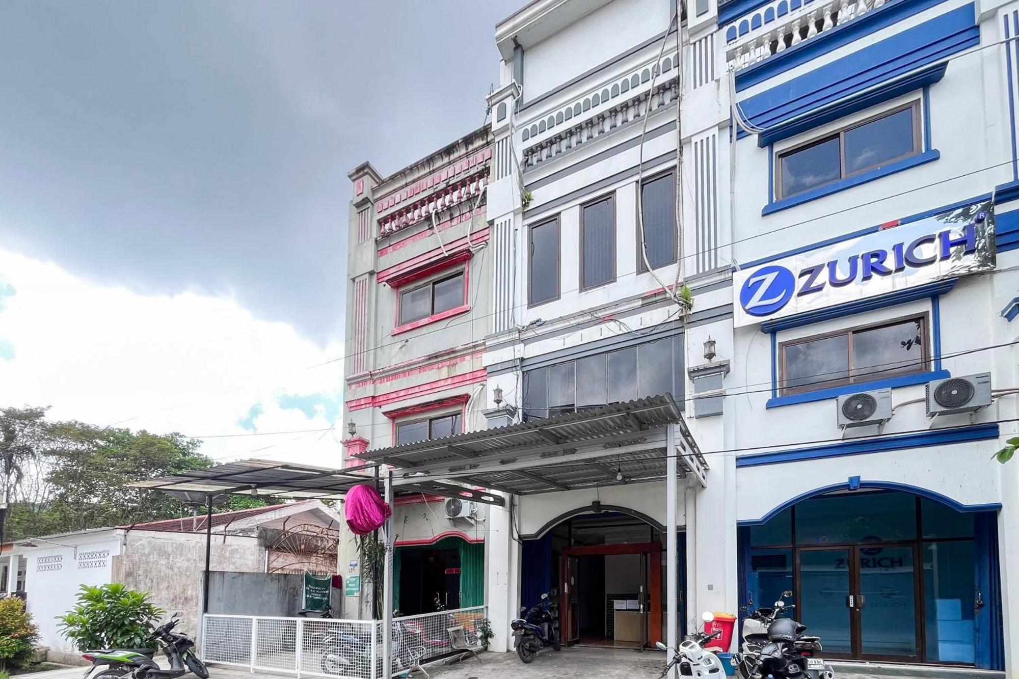 Good Sleep 1 Redpartner Hotell Samarinda Exteriör bild